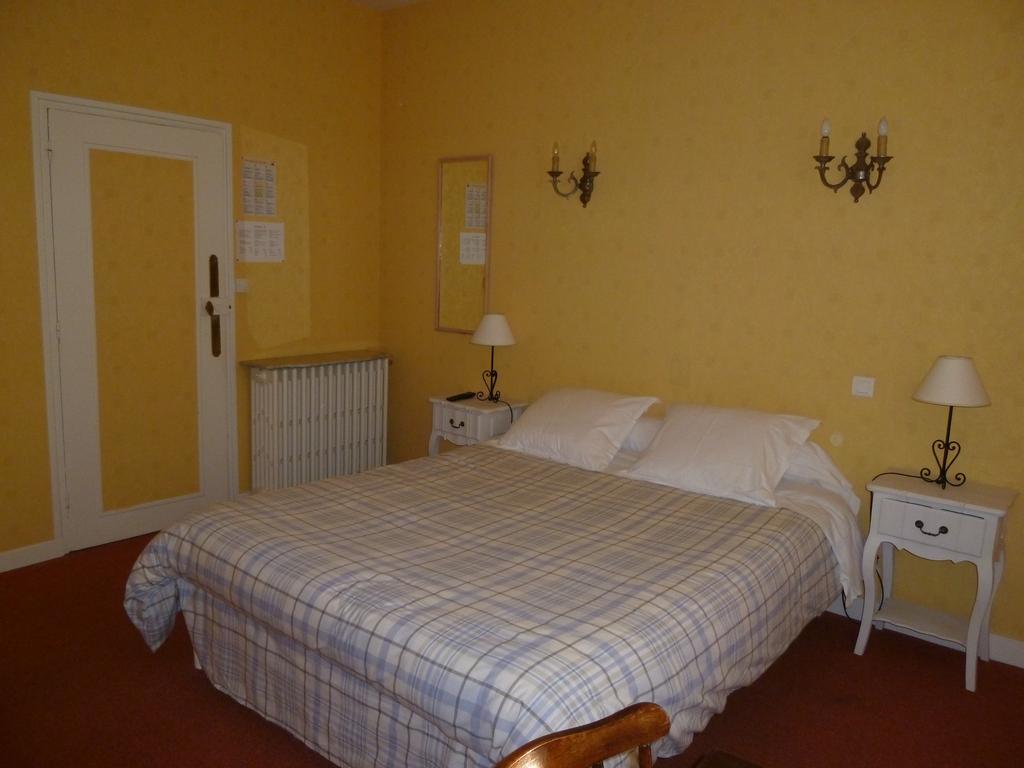 Hotel Emma Calve Millau Room photo